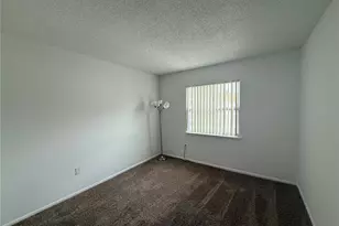 7210 N Manhattan Ave, Tampa, FL 33614 - Photo 13
