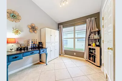 5720 Hawklake Rd, Lithia, FL 33547 - Photo 11