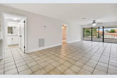 4800 Brittany Drive S #102, Saint Petersburg, FL 33715 - Photo 1