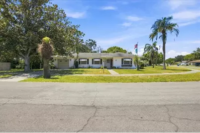 7222 Holiday Drive, Spring Hill, FL 34606 - Photo 23