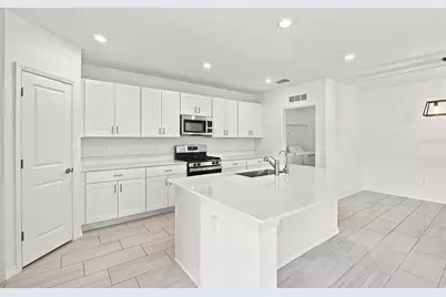 35418 Ackley Trace, Zephyrhills, FL 33541 - Photo 11