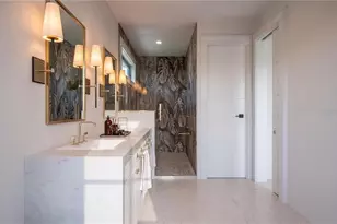 4179 Roberts Point Cir, Sarasota, FL 34242 - Photo 7