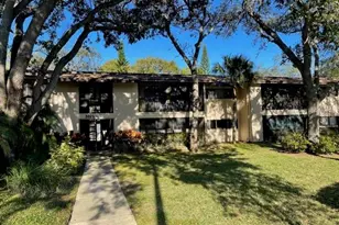 3223 Fox Chase Circle N, Palm Harbor, FL 34683 - Photo 1