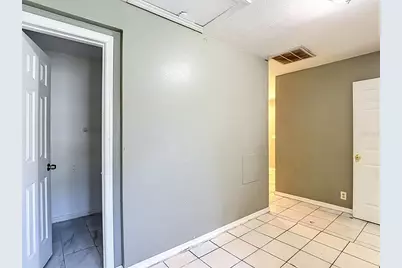 8410 N Semmes Street, Tampa, FL 33604 - Photo 9