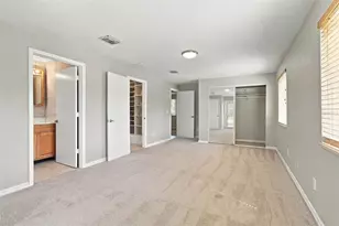 373 Foxcroft Dr E, Palm Harbor, FL 34683 - Photo 31
