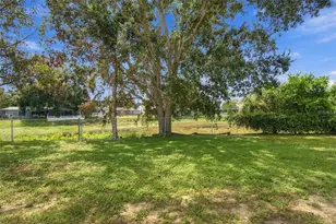 373 Foxcroft Dr E, Palm Harbor, FL 34683 - Photo 45