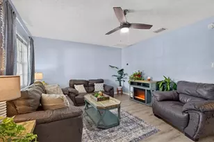 508 Cocoplum Dr, Seffner, FL 33584 - Photo 11