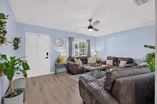508 Cocoplum Dr, Seffner, FL 33584 - Photo 9