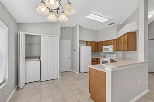535 Scarlet Maple Ct, Plant City, FL 33563 - Photo 9