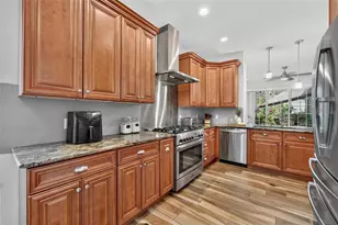 5318 Golden Isles Dr, Apollo Beach, FL 33572 - Photo 5