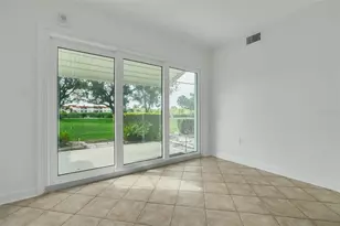 4550 Overlook Dr NE, Saint Petersburg, FL 33703 - Photo 11