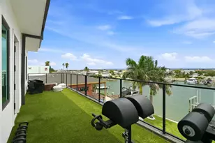 11365 6th St E, Treasure Island, FL 33706 - Photo 21
