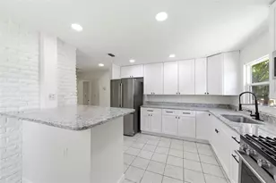 5136 68th St N, Saint Petersburg, FL 33709 - Photo 17