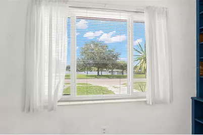 2221 13th Avenue N, Saint Petersburg, FL 33713 - Photo 11