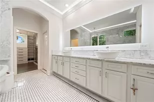 2805 Berwick Dr, Tarpon Springs, FL 34688 - Photo 33
