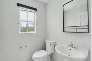 4866 Tuscan Loon Dr, Tampa, FL 33619 - Photo 11