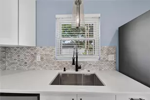 4317 Trout Dr SE, Saint Petersburg, FL 33705 - Photo 13