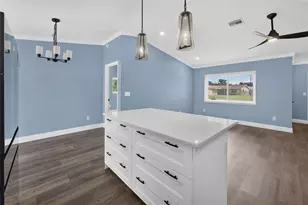 4317 Trout Dr SE, Saint Petersburg, FL 33705 - Photo 15