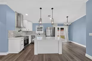 4317 Trout Dr SE, Saint Petersburg, FL 33705 - Photo 9