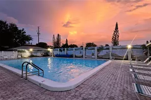 4373 Tahitian Gardens Cir, Holiday, FL 34691 - Photo 5