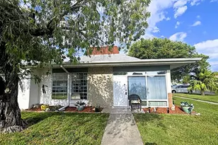 4373 Tahitian Gardens Cir, Holiday, FL 34691 - Photo 3