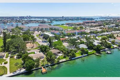 9300 Gulf Boulevard, Saint Pete Beach, FL 33706 - Photo 17