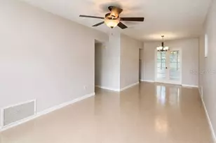 1522 Tilsen Dr, Tampa, FL 33612 - Photo 7