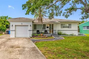 6219 Hampton Dr N, Saint Petersburg, FL 33710 - Photo 35