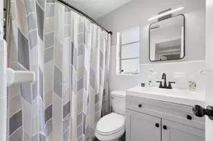 6219 Hampton Dr N, Saint Petersburg, FL 33710 - Photo 21