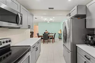 1935 Atlantis Dr, Clearwater, FL 33763 - Photo 9