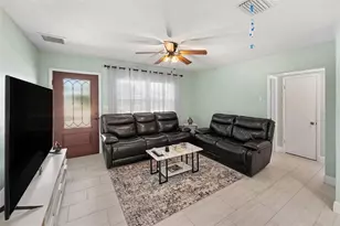 1935 Atlantis Dr, Clearwater, FL 33763 - Photo 5