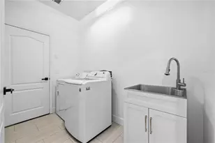 10534 Bermuda Isle Dr, Tampa, FL 33647 - Photo 17