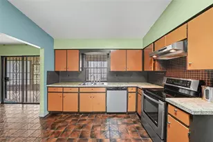 21502 Northwood Dr, Lutz, FL 33549 - Photo 9