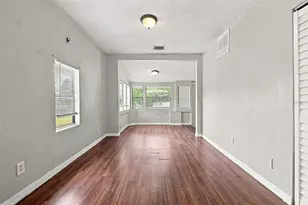 1521 12th St S, Saint Petersburg, FL 33705 - Photo 5