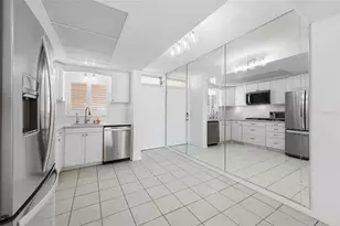 1847 Shore Dr S, Saint Petersburg, FL 33707 - Photo 9