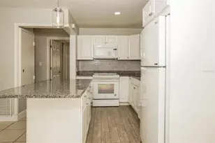 3816 Melgert Ln, Sarasota, FL 34235 - Photo 5