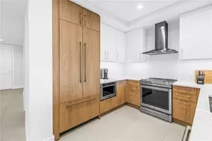 275 1st Ave S, Saint Petersburg, FL 33701 - Photo 15