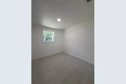 8719 River Forest Circle, Tampa, FL 33604 - Photo 17