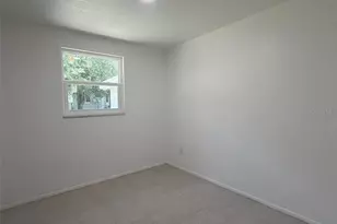 8719 River Forest Cir, Tampa, FL 33604 - Photo 17