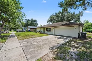 1913 Cedarbrooke Dr, Lutz, FL 33549 - Photo 5