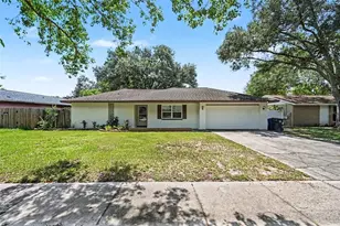 1913 Cedarbrooke Dr, Lutz, FL 33549 - Photo 3