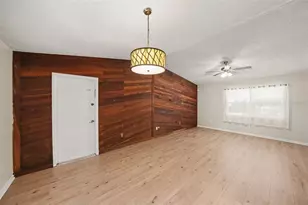 1913 Cedarbrooke Dr, Lutz, FL 33549 - Photo 9