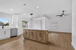 7737 Marbella Crk Ave, Tampa, FL 33615 - Photo 9