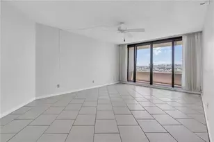5950 Pelican Bay Plaza S, Gulfport, FL 33707 - Photo 15