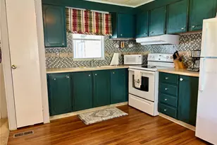 310 Mt Piney Ave NE, Saint Petersburg, FL 33702 - Photo 9