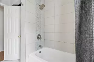 560 62nd Ave S, Saint Petersburg, FL 33705 - Photo 23