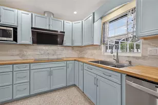 2772 64th St N, Saint Petersburg, FL 33710 - Photo 11