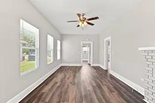 1140 10th Ave S, Saint Petersburg, FL 33705 - Photo 13