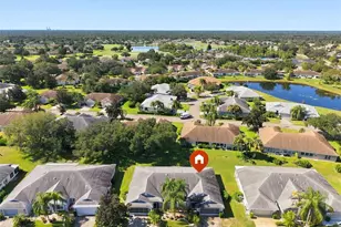 2418 Oxford Down Ct, Sun City Center, FL 33573 - Photo 5