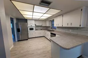 13425 86th Ave, Seminole, FL 33776 - Photo 5